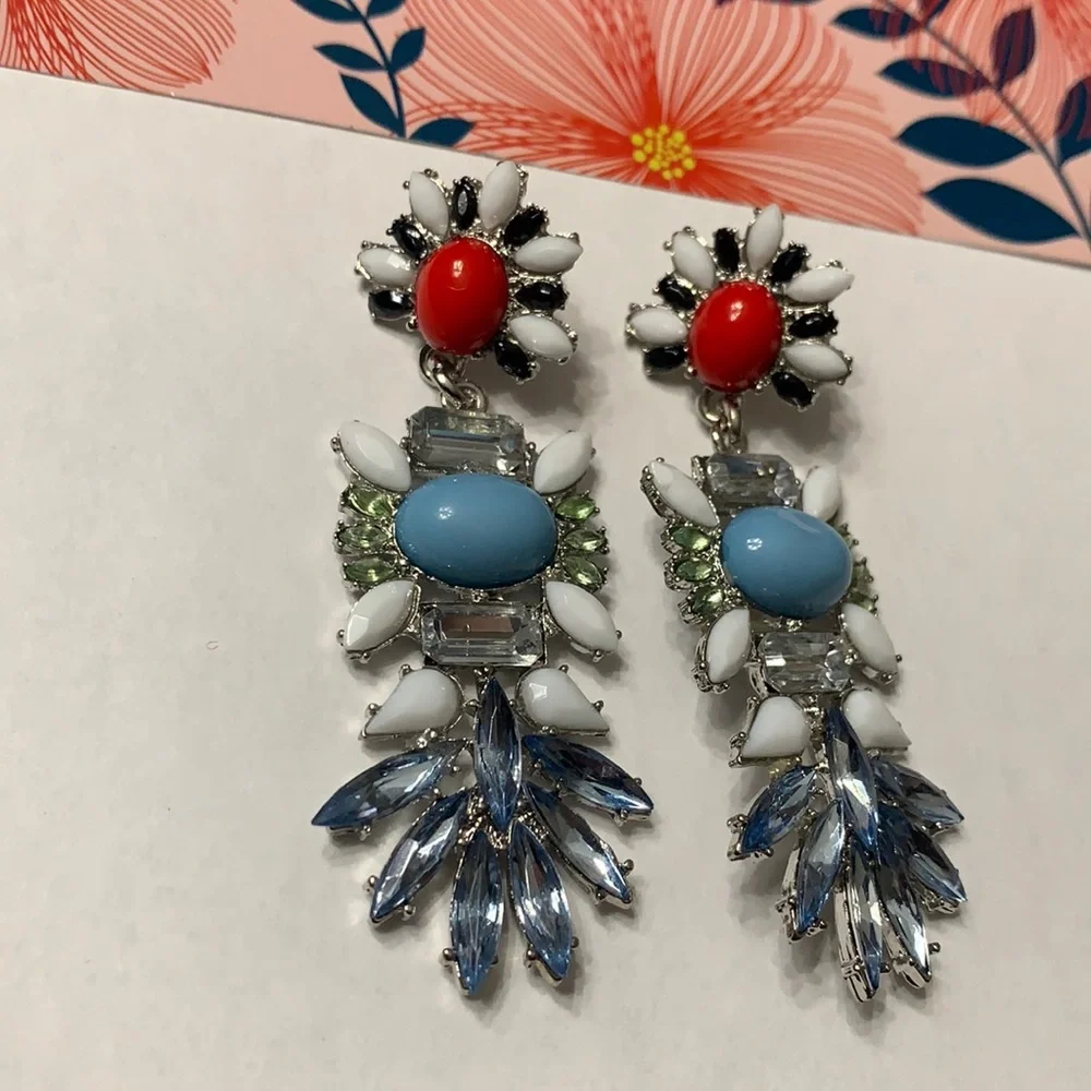 Earrings - Picture 1 of 3